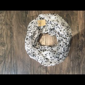 New American Eagle scarf with stars